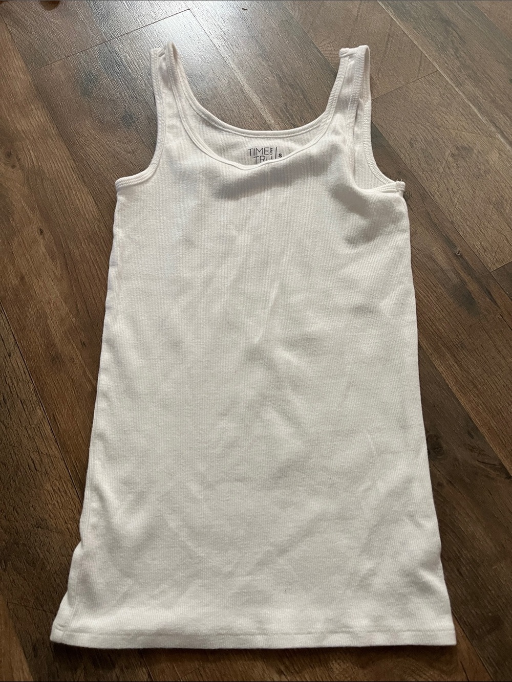 Time and Tru White Ribbed Scoop Tank - Picture 1 of 1